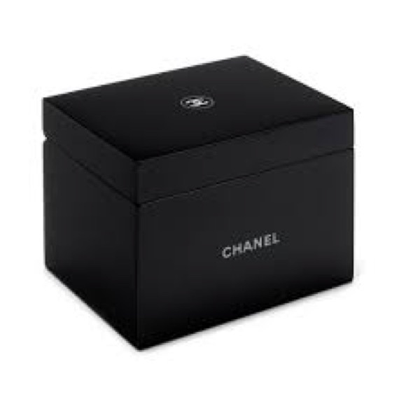 Chanel Black La Boîte Laquée Beauty Box - Picture 10 of 14